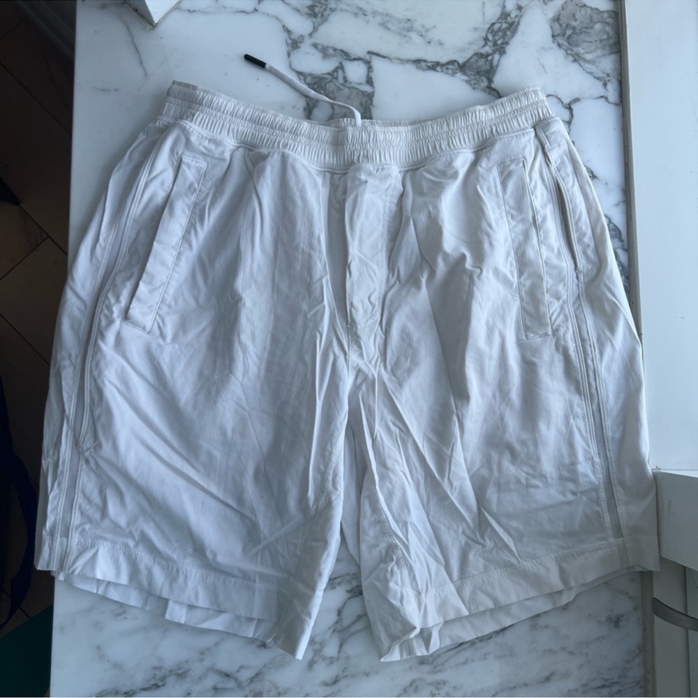 Lululemon Men’s Large Shorts